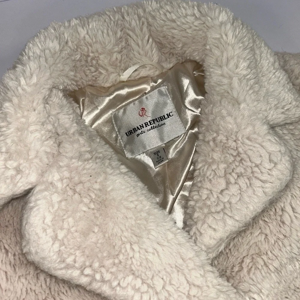 URBAN REPUBLIC Jacket Girls Size 7/8 Off White‎ Faux Fur Fuzzy Cozy Warm